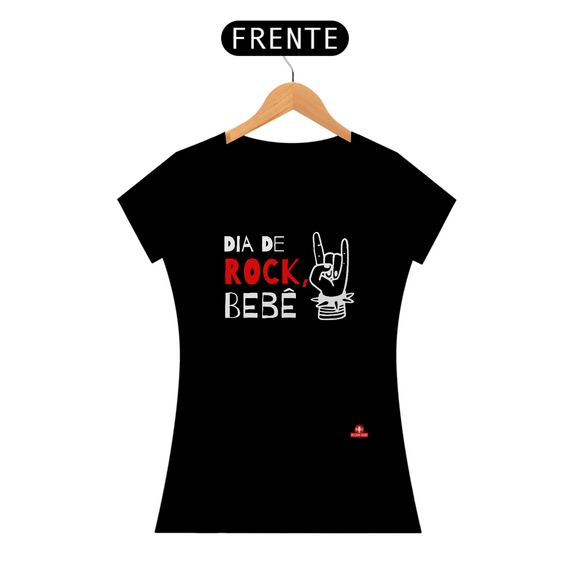 Camiseta feminina com mão fazendo chifrinho e frase 