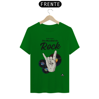 Nome do produtoCamiseta retrô com disco de vinil e mão fazendo chifre celebrando o dia mundial do rock.