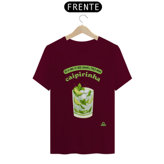 Nome do produtoCamiseta de barman com estampa do tradicional drink brasileiro: caipirinha, e frase 