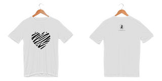Camiseta dry sport UV - Coração listrado/preto