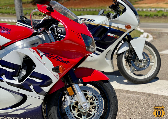 Poster CBR 900RR vs CBR 450SR