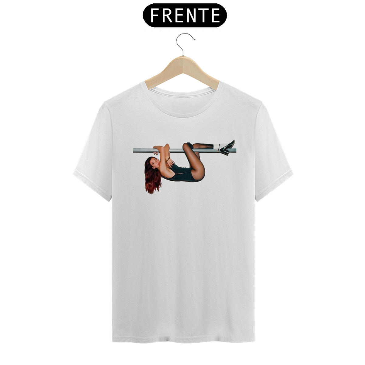 Nome do produto: Camiseta Dua Lipa Pendurada