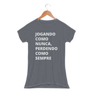 Nome do produtoCamiseta Feminina Baby Long Sport Dry UV – 'Jogando como nunca, perdendo como sempre'