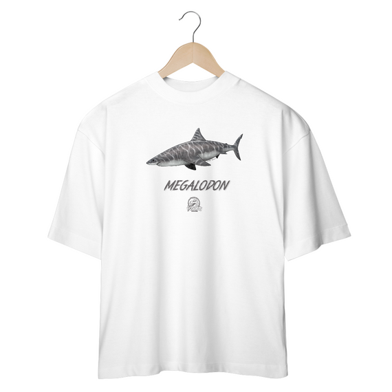 Camiseta Oversized Megalodon em Cor | Ilustração por Leandro Sanches