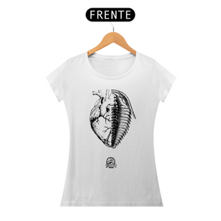 Nome do produtoCamiseta Feminina - Coração + Trilobita