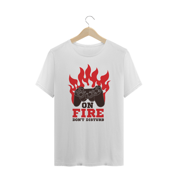 Camiseta Plus Size On Fire