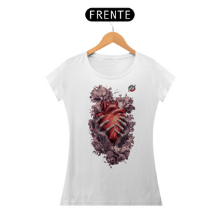 Nome do produtoCoração em Mãos - Camiseta Feminina