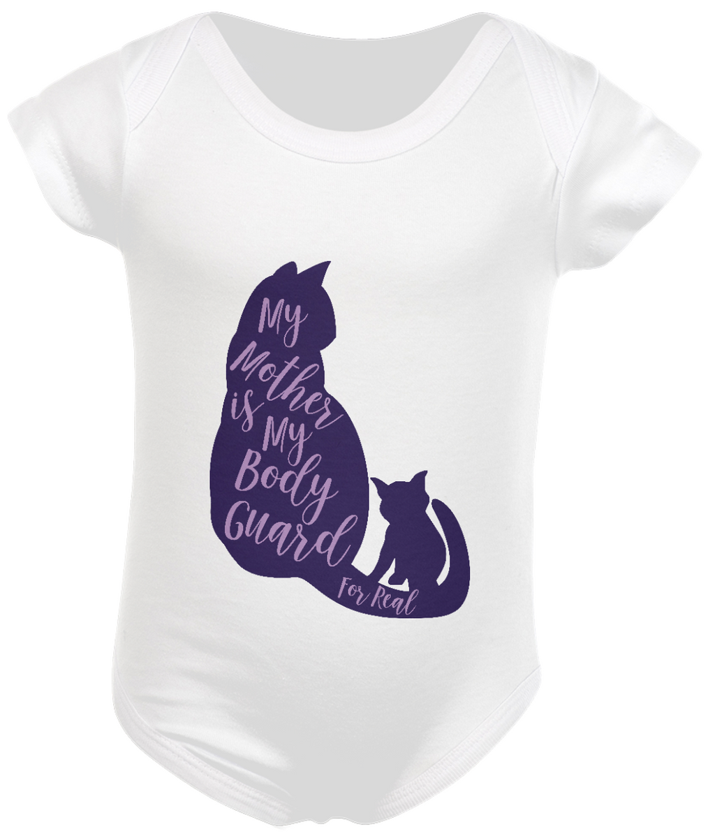 Nome do produto: Body Infantil Estampa Gato Frase My Mother is My Body Guard for Real
