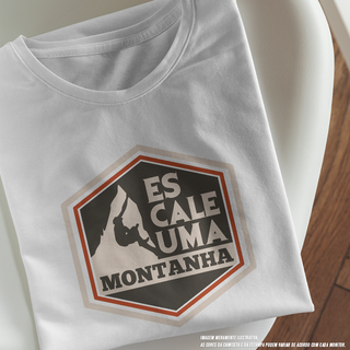 Camiseta Feminina Escale uma Montanha 