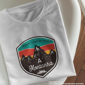 Camiseta Masculina O Melhor Lugar do Mundo a Montanha
