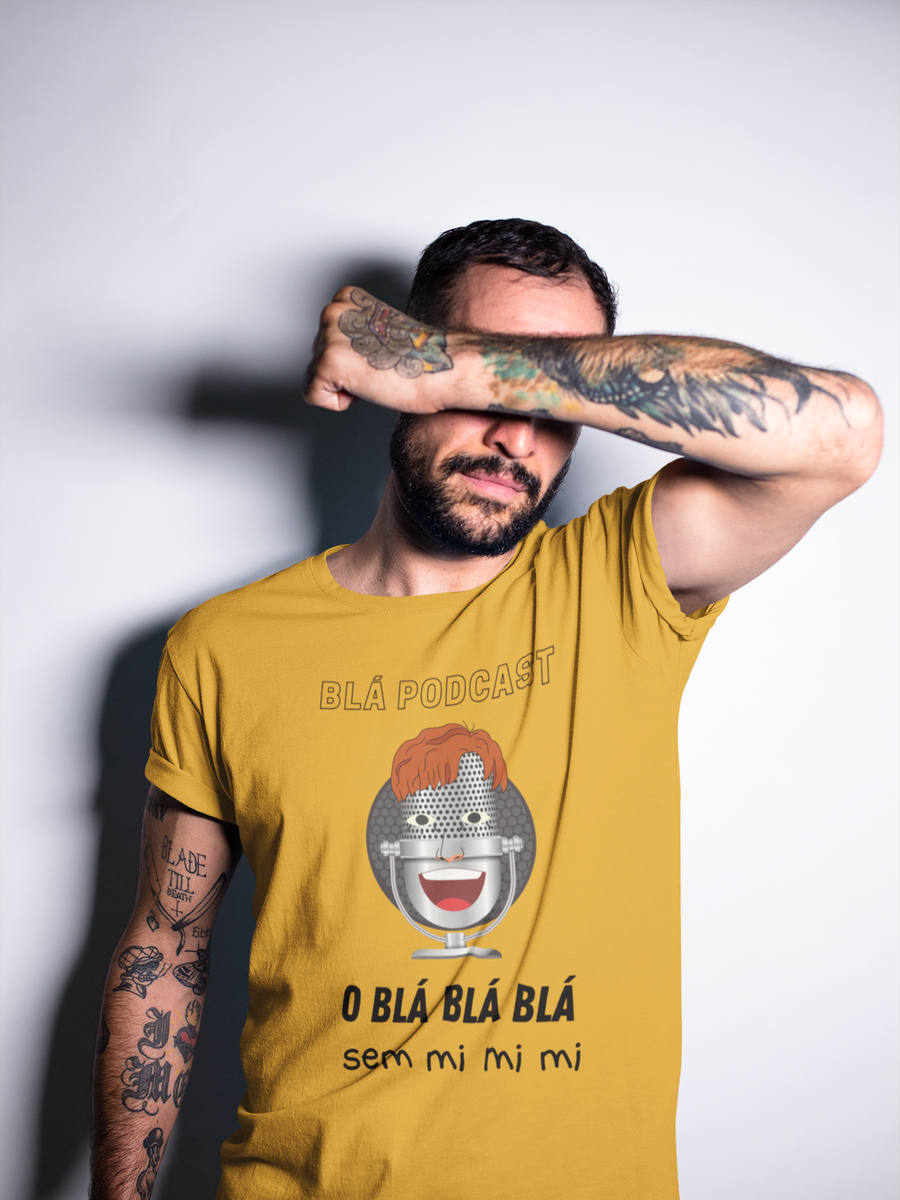 Nome do produto: Camiseta Estonada - Blá Podcast - Peruca - Letra Cor Preto