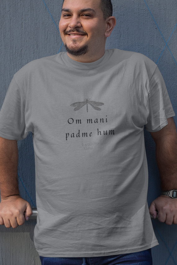 Camiseta Padme Hum Plus Size (Letreiro Preto)