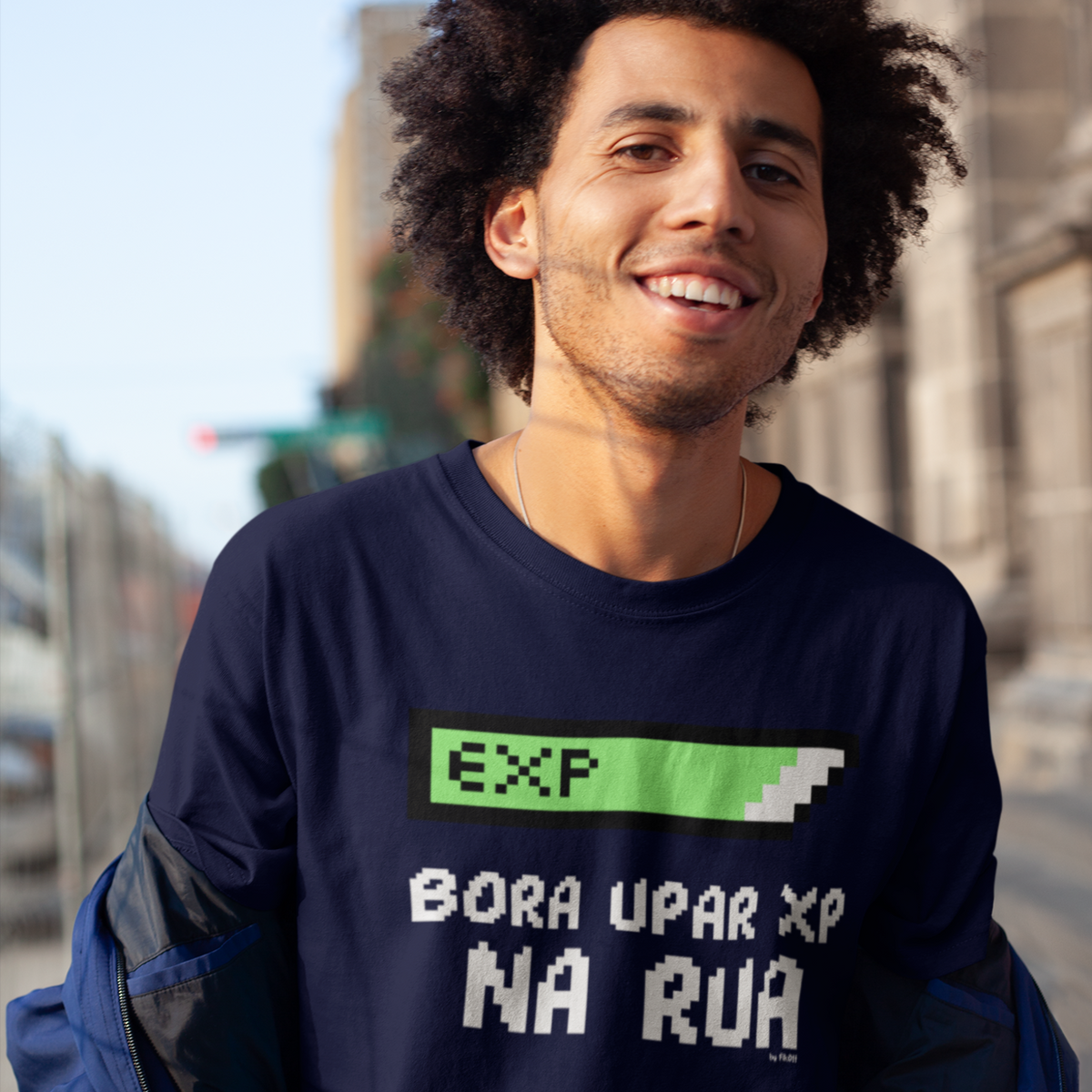 Nome do produto: Camiseta \'Bora upar XP na rua\'