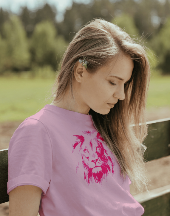 Camisa Feminina T-Shirt - Leão Rosa