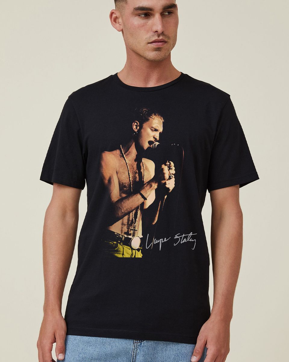 Nome do produto: Camiseta Alice In Chains Layne 2 Mind The Gap Co.