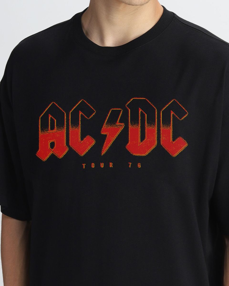 Nome do produto: Camiseta AC/DC Tour 76 Black Red Mind The Gap Co.