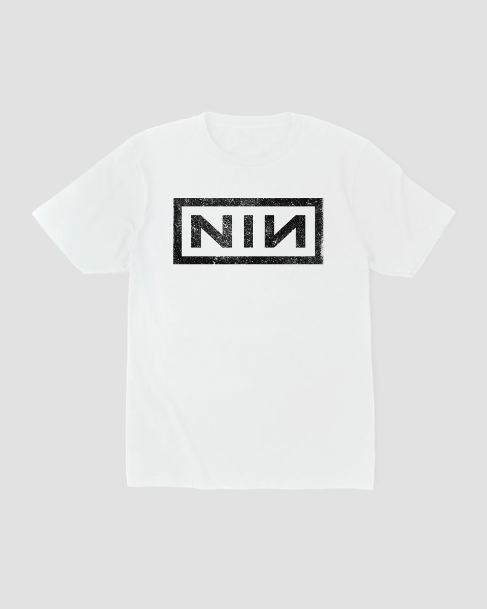 Nome do produto: Camiseta Nine Inch Nails Logo 1 White Mind The Gap Co.
