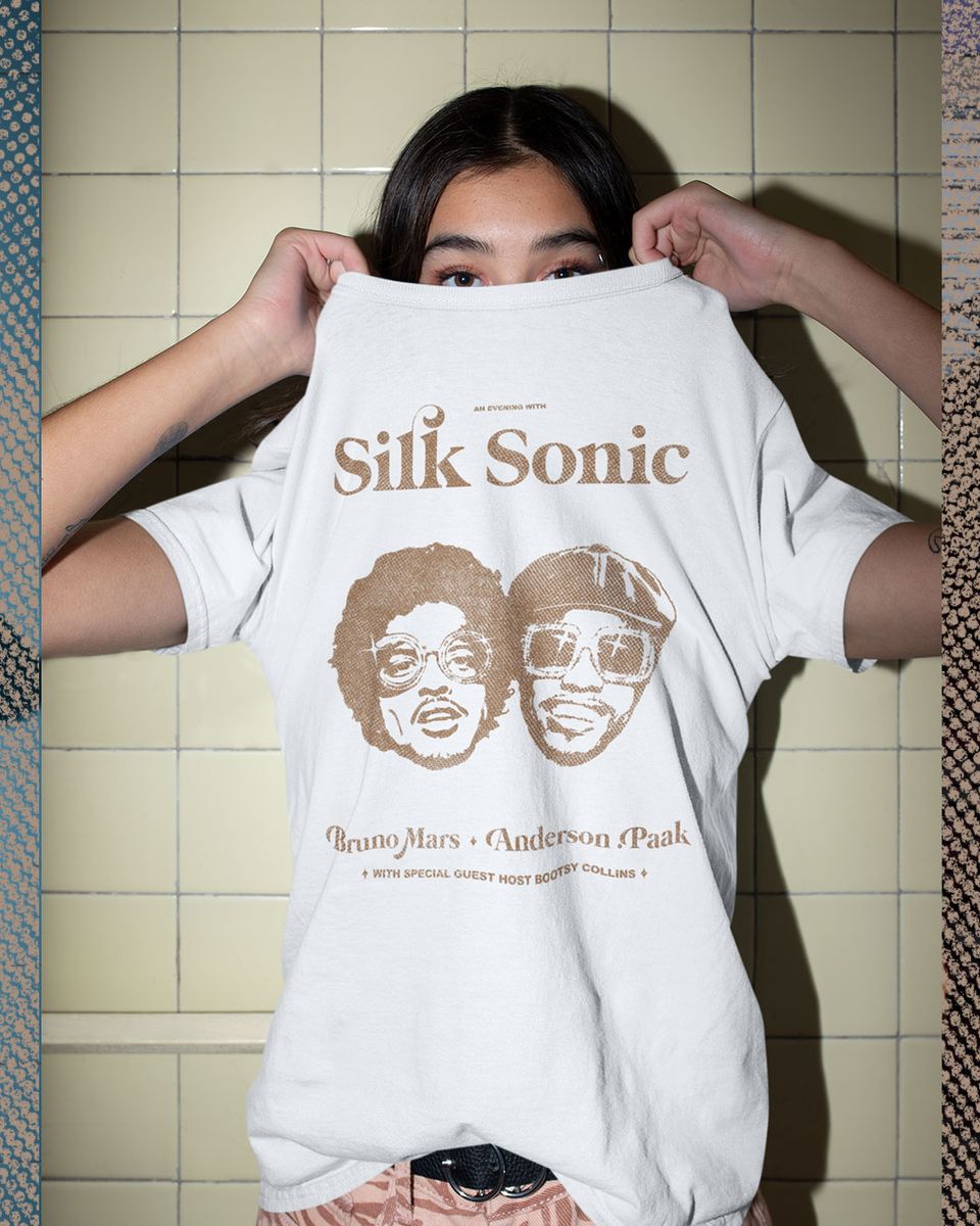 Nome do produto: Camiseta Silk Sonic Mind The Gap Co.