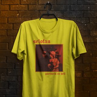 Nome do produtoCamiseta Selofan - Partners in Hell