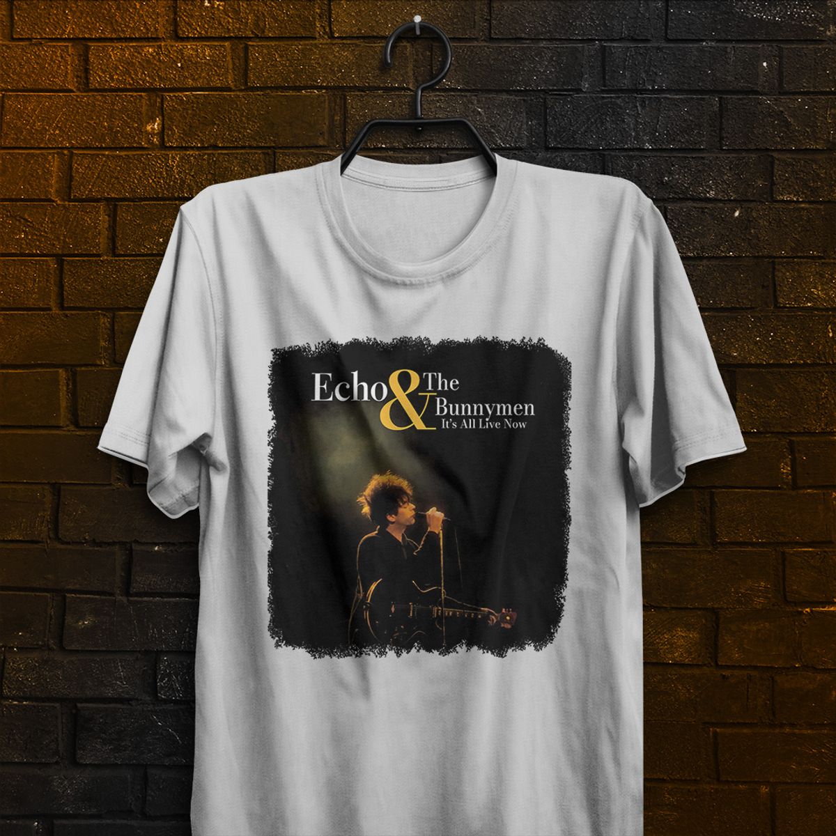 Nome do produto: Camiseta Echo & the Bunnymen - It\'s All Live Now