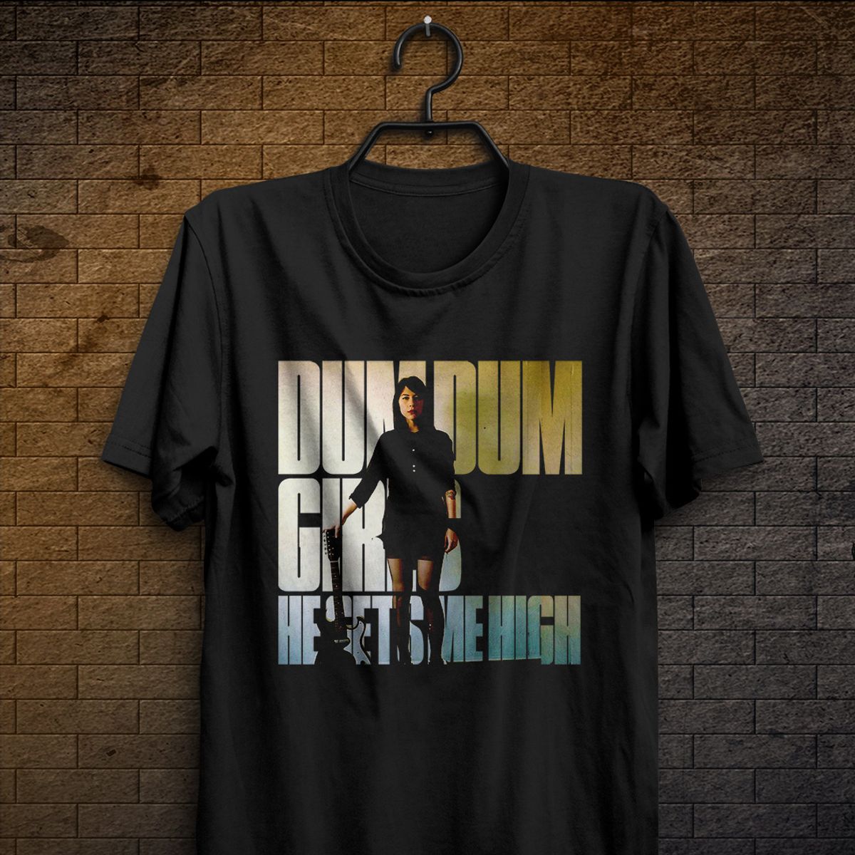 Nome do produto: Camiseta Dum Dum Girls - He Gets Me High