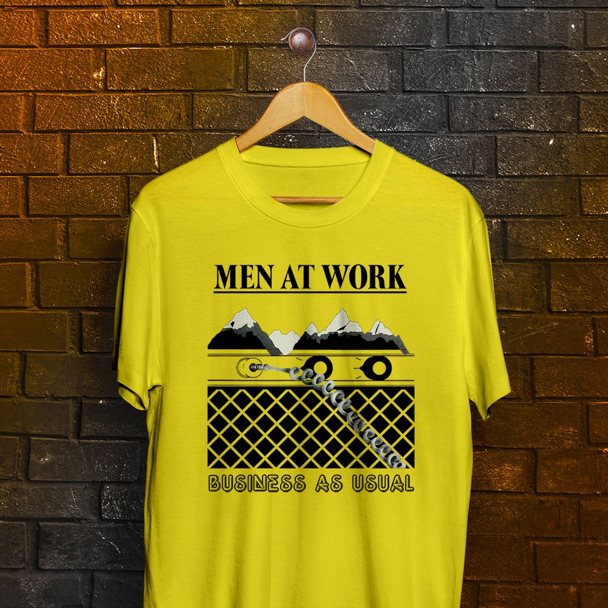 Nome do produto: Camiseta Men At Work - Business As Usual - Yellow