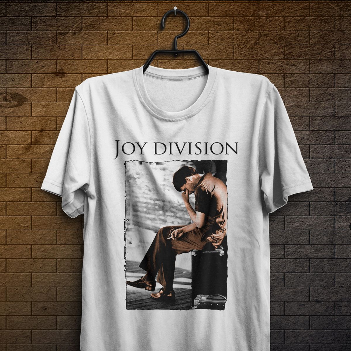 Nome do produto: Camiseta Joy Division - Ian Curtis - Logo Preto