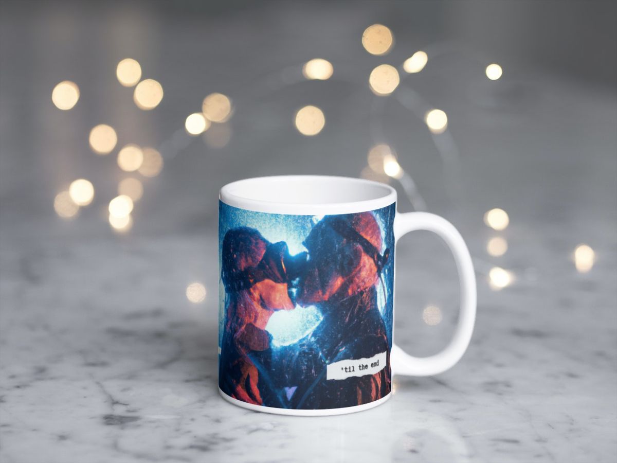 Nome do produto: CANECA CYBERPUNK KISS