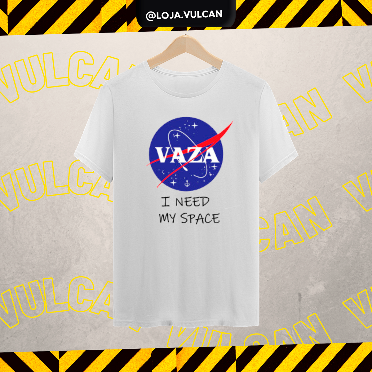 Nome do produto: CAMISETA - VAZA I NEED MY SPACE