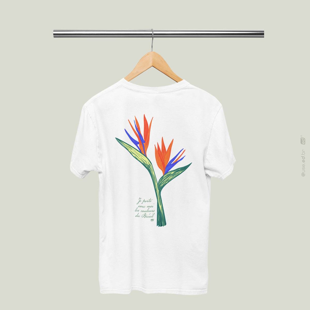 Nome do produto: Strelitzia - Camiseta Estampa Strelitzia Floral Branca