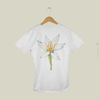 Nome do produtoLilium Candidum - Camiseta Baby Long Floral Lírio Branca