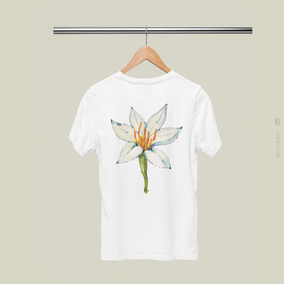 Nome do produto: Lilium Candidum - Camiseta Estampa Lírio Floral Branca