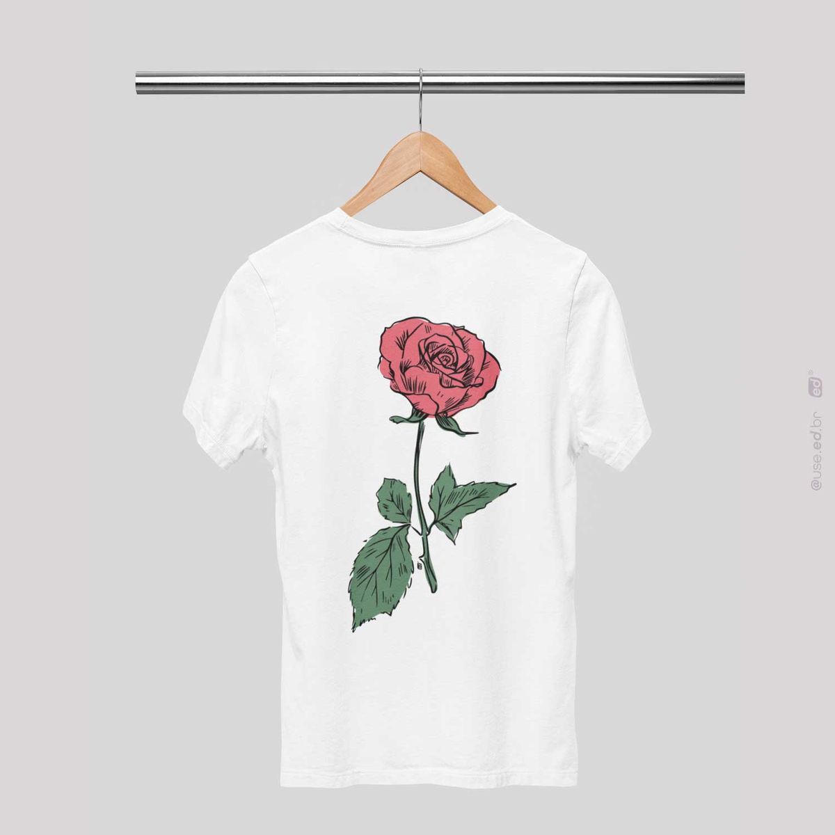 Nome do produto: Red Rose - Camiseta Estampa Floral Rosa Vermelha Flor
