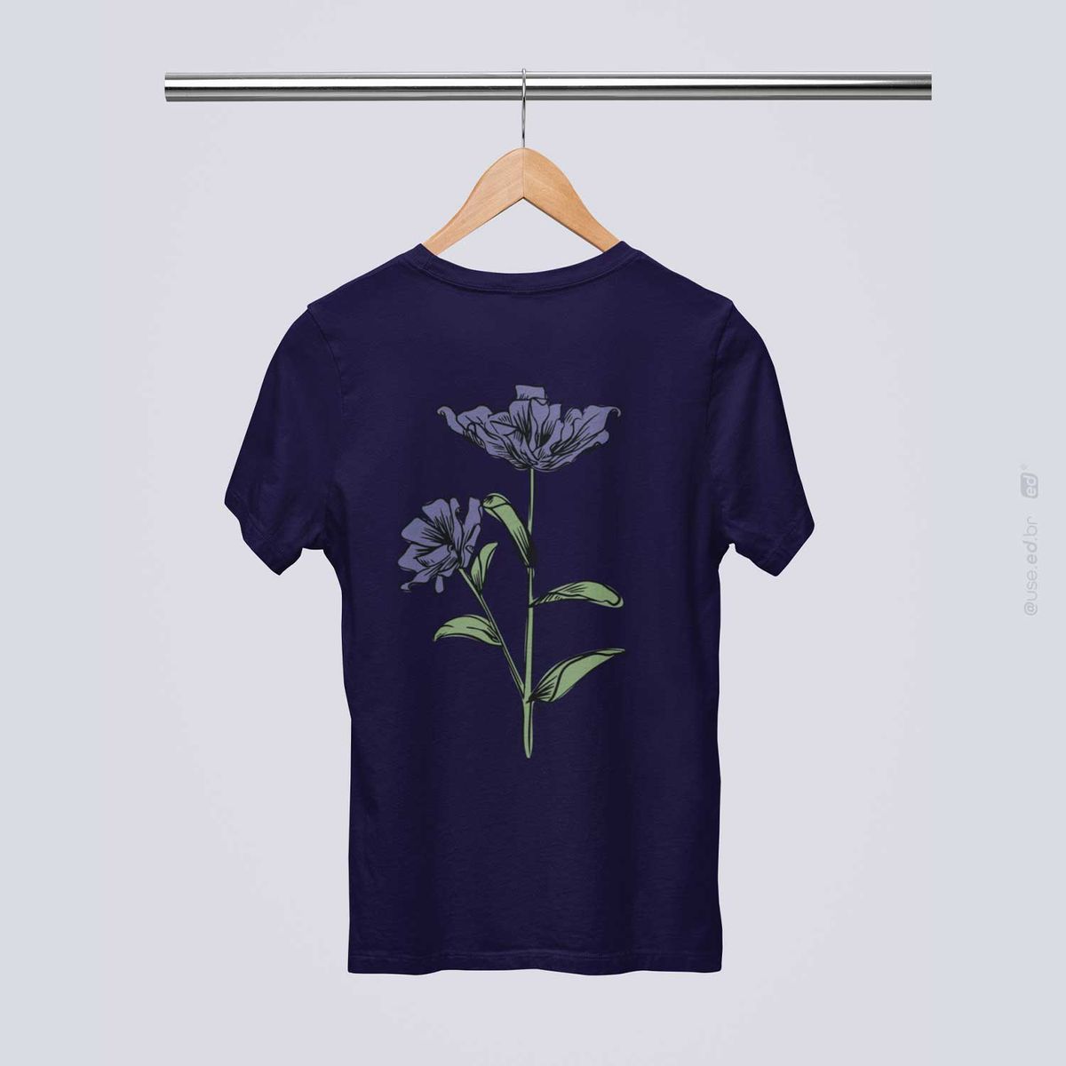 Nome do produto: Centáurea - Camiseta Estampa Floral Centáurea Cores