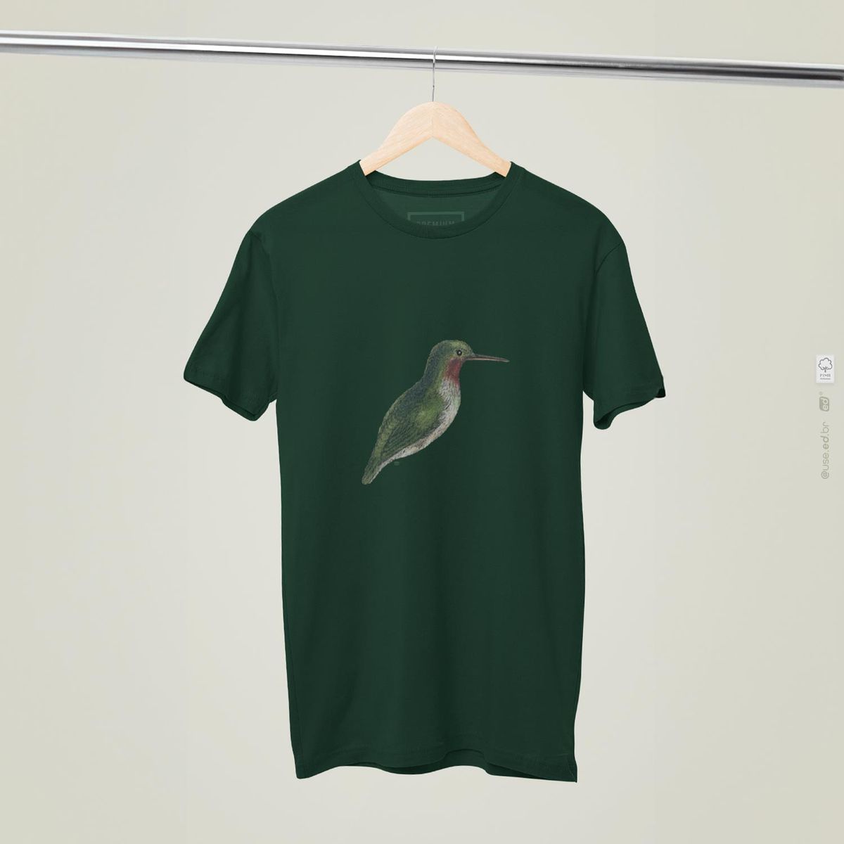 Nome do produto: Toda Porto Riquenha - Camiseta Pima Peruana Verde Musgo