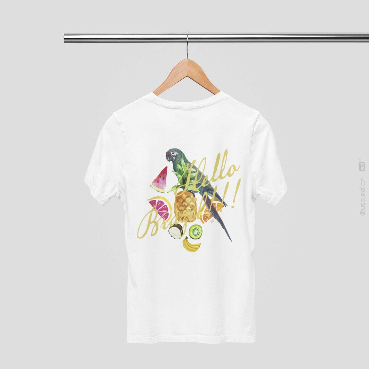 Nome do produto: Camiseta Estampa Tropical Hello Brazil Branca