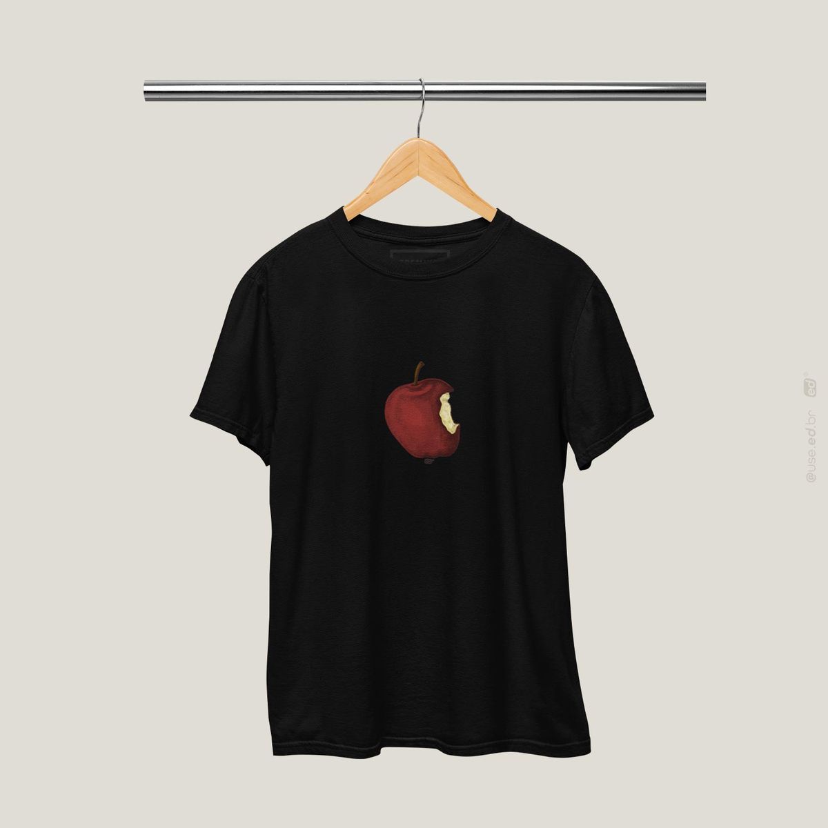 Nome do produto: Maça Mordida - Camiseta Estampada Maça Mordida Cores