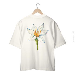 Nome do produtoLilium Candidum - Camiseta Oversized Floral Estampa Lírio