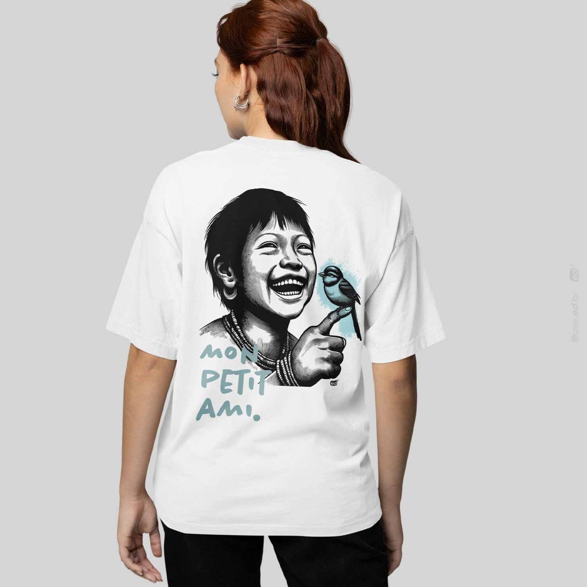 Nome do produto: Mon Petit Ami - Camiseta Estampa o Menino e o Pássaro Branca