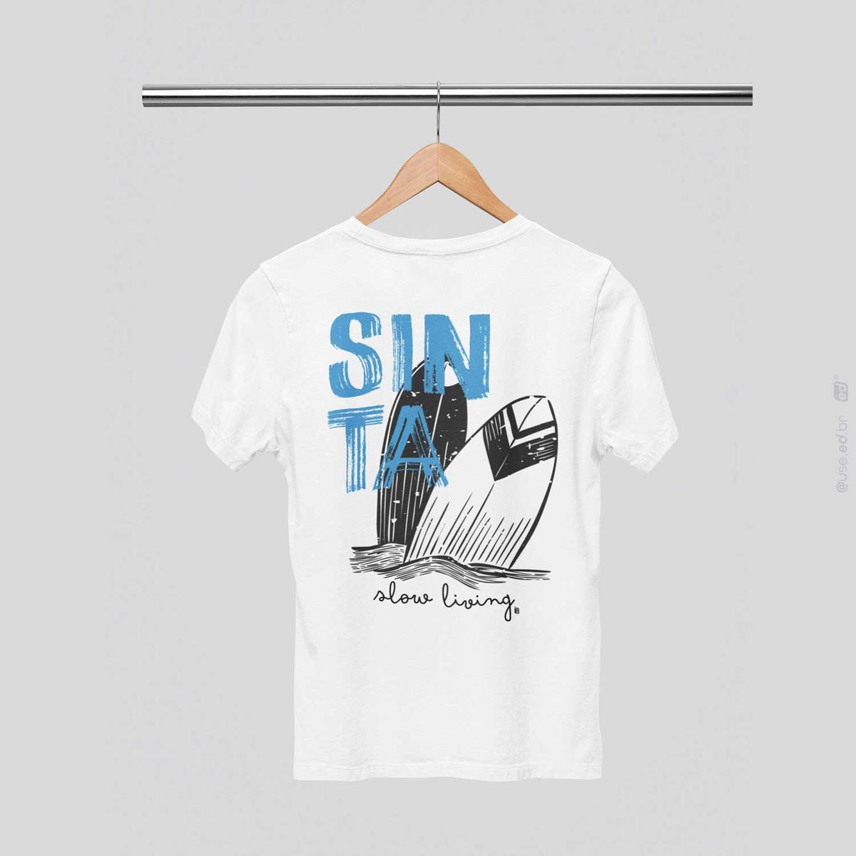 Nome do produto: Sinta - Camiseta Branca Estampa Surf Slow Living