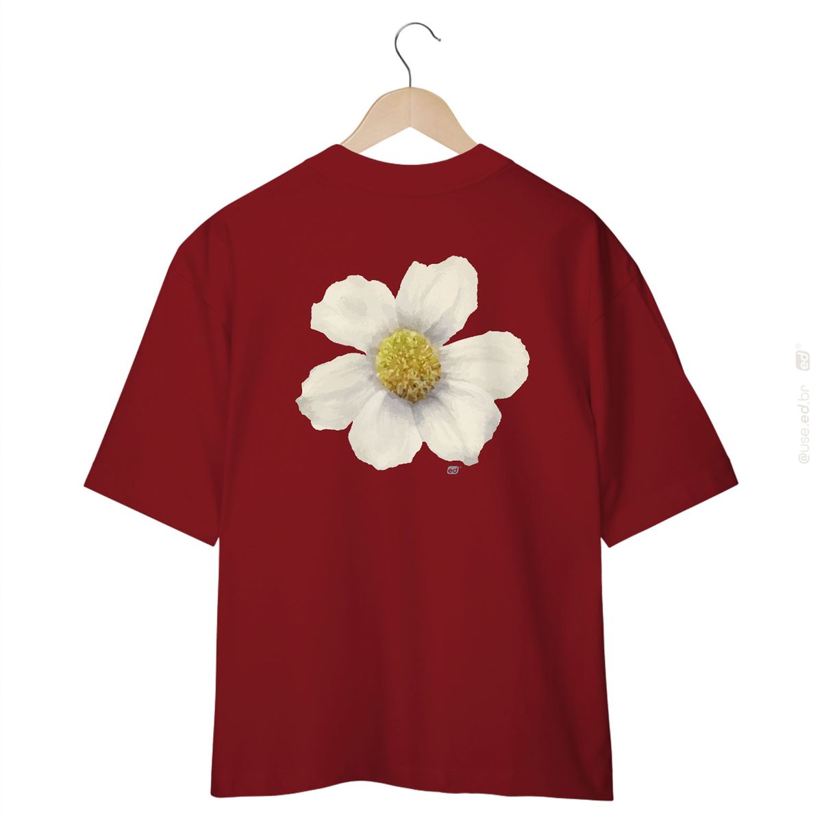 Nome do produto: Flor Branca - Camiseta Oversized Estampa Floral Cores
