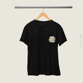 Nome do produtoBem me Quer - Camiseta Estampa Floral Bem me Quer Preta