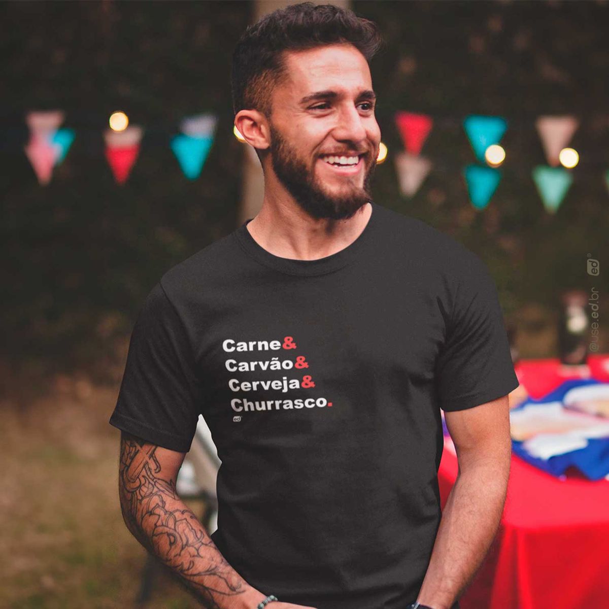 Nome do produto: Camiseta Unissex Preta Carne & Carvão & Cerveja & Churrasco