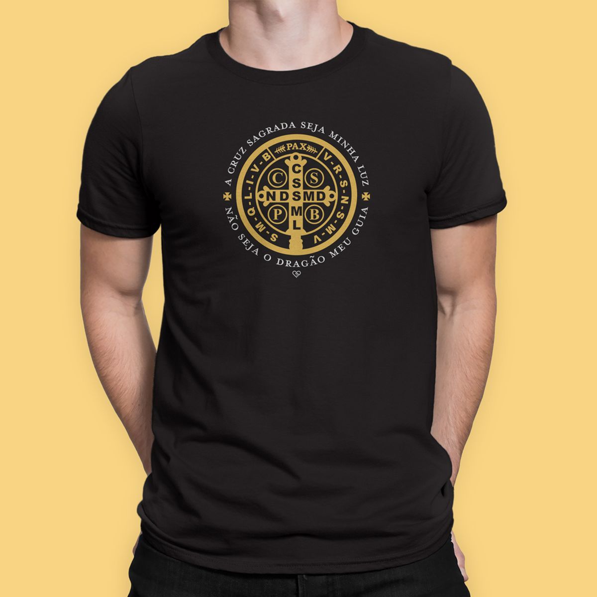 Nome do produto: Camiseta São Bento - Cruz Sagrada