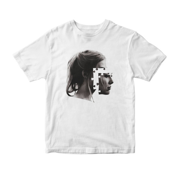 Camiseta Amy Dunne P&B - Gone Girl (Garota Exemplar)