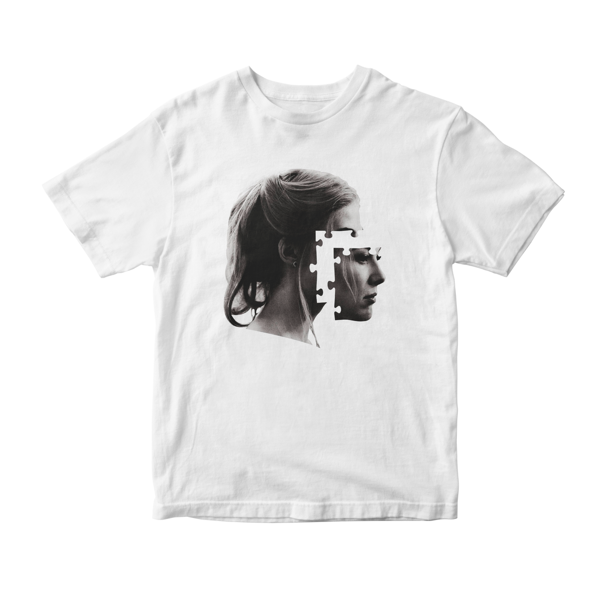 Nome do produto: Camiseta Amy Dunne P&B - Gone Girl (Garota Exemplar)