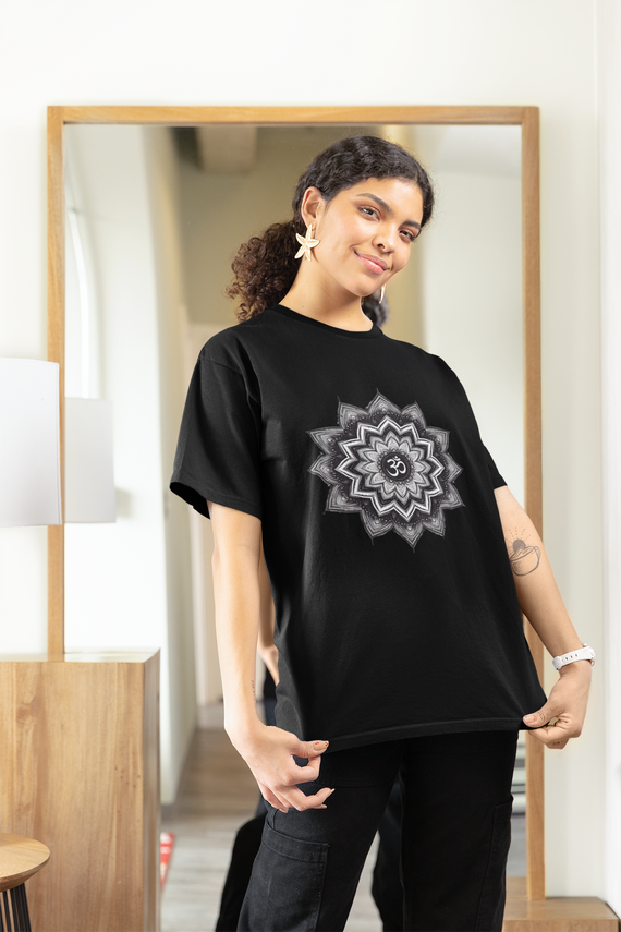 Mandala OM Preto e Branco - Prime