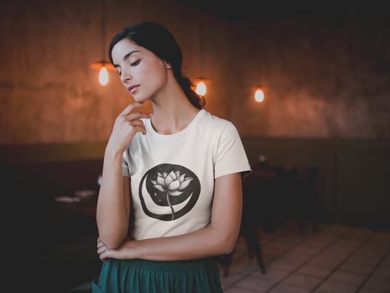 Camiseta Flor Lunar