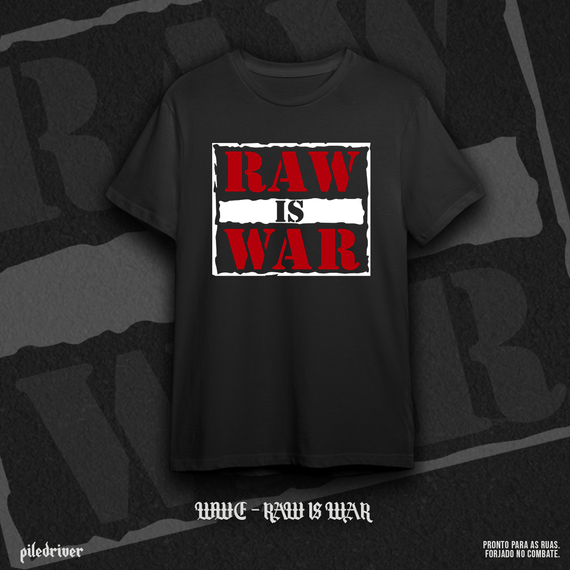 Camiseta Plus Size WWE - Raw is War