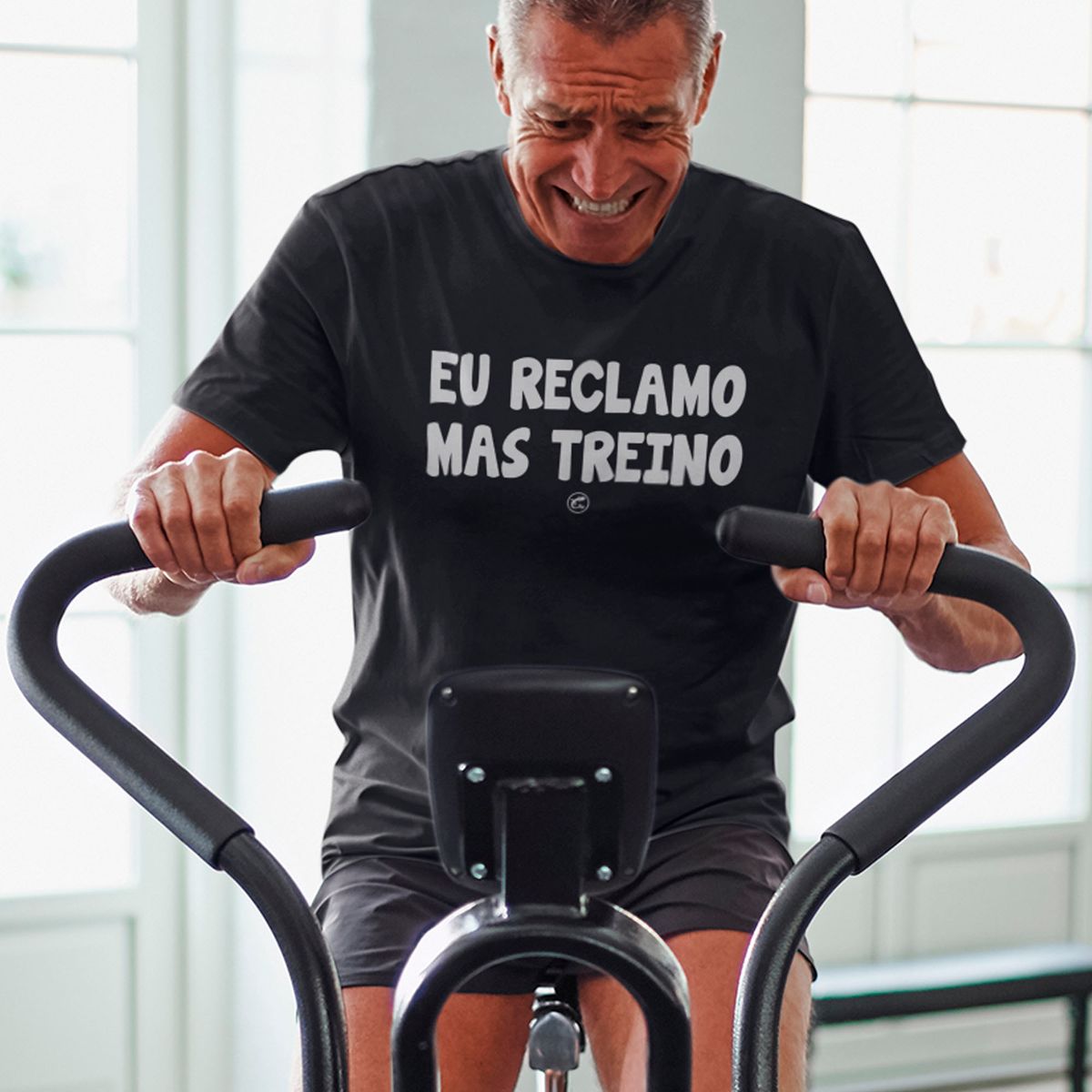 Nome do produto: Camiseta Dry UV - Eu Reclamo, mas treino